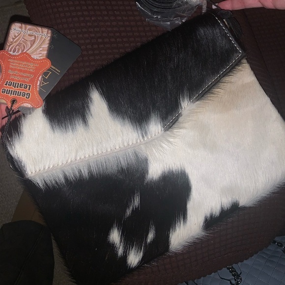 Cattle hide fur leather crossbody Nwt boho cow western spring winter host pick - Picture 2 of 7